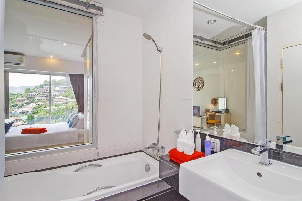 Chic Condo By Resava Karon Rum bild