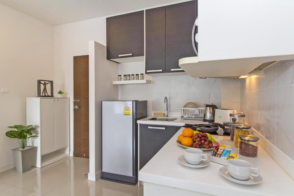 Chic Condo By Resava Karon Exteriör bild